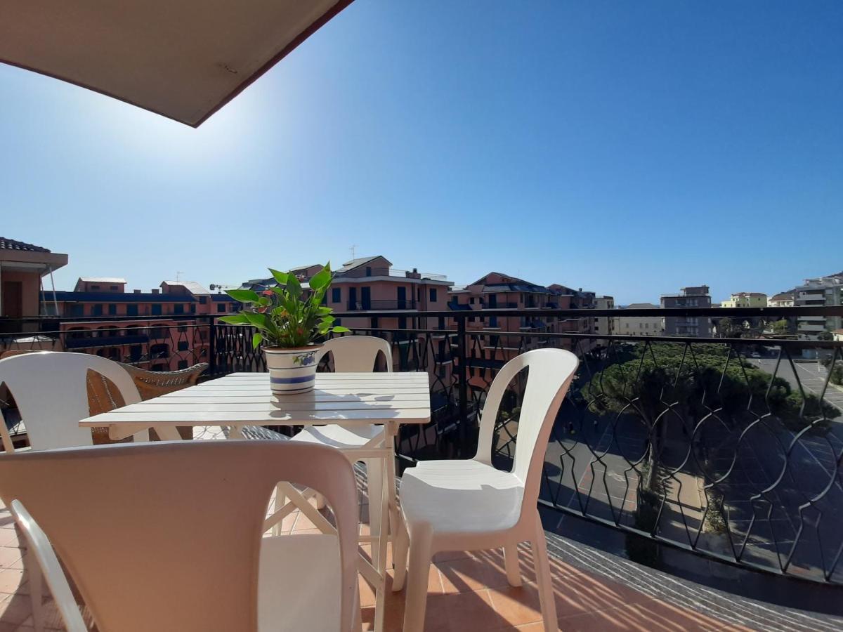 Ferienwohnung Nel Blu Marina dʼMarina dʼAndora Exterior foto