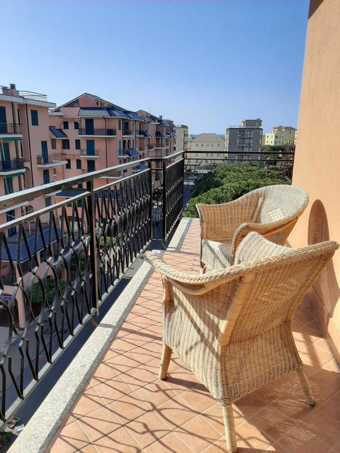 Ferienwohnung Nel Blu Marina dʼMarina dʼAndora Exterior foto